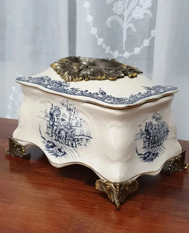 جا دستمالی دکوری برنزی کد VICTORIA_KIT_682/8